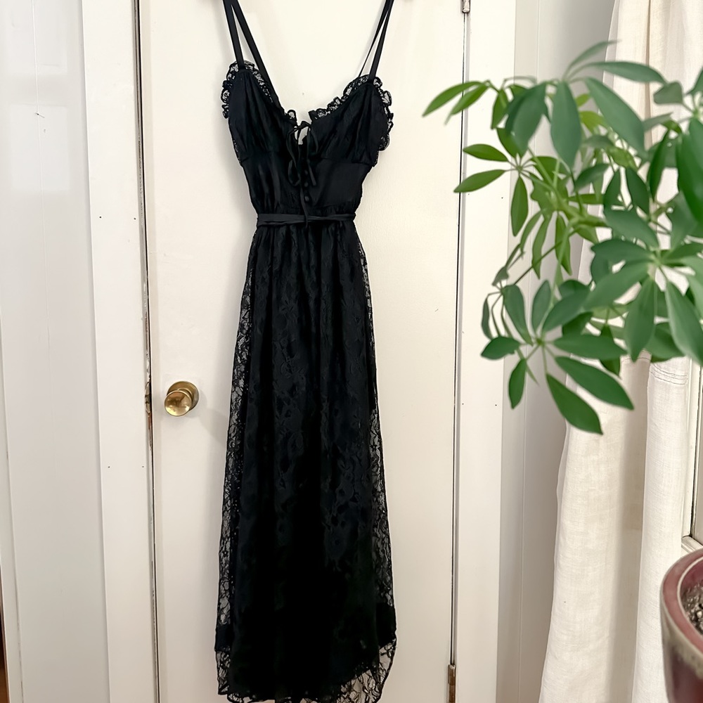 Urban Outfitters Cora Black Lace Strappy-Back MIDI Dress